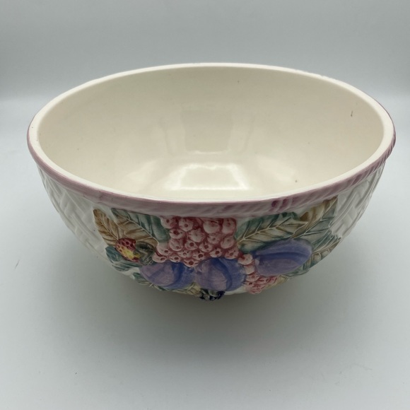 Vintage Majolica Hand Painted Bowl | Made in Portugal for Neuwirth - Picture 3 of 5